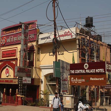 Oyo 5232 Kwality Hotel Dehradun Zewnętrze zdjęcie