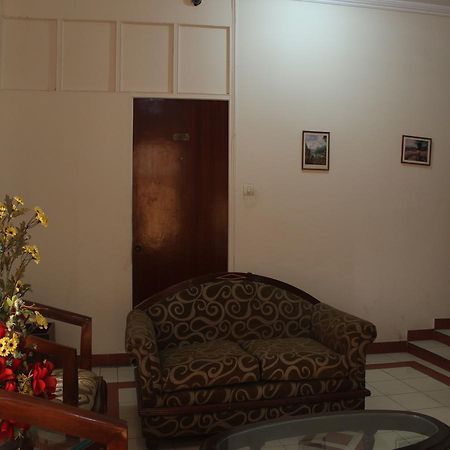 Oyo 5232 Kwality Hotel Dehradun Zewnętrze zdjęcie