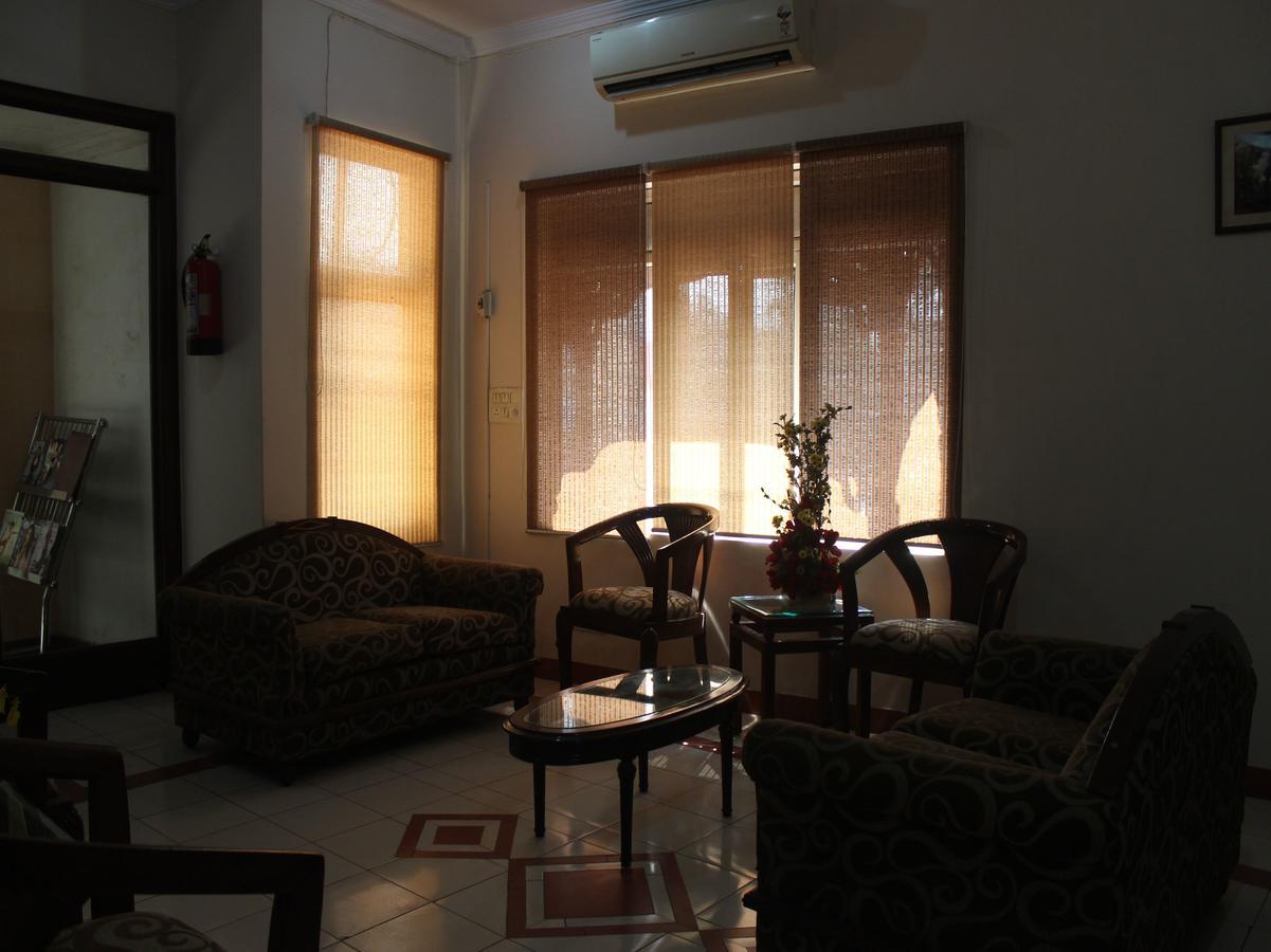 Oyo 5232 Kwality Hotel Dehradun Zewnętrze zdjęcie