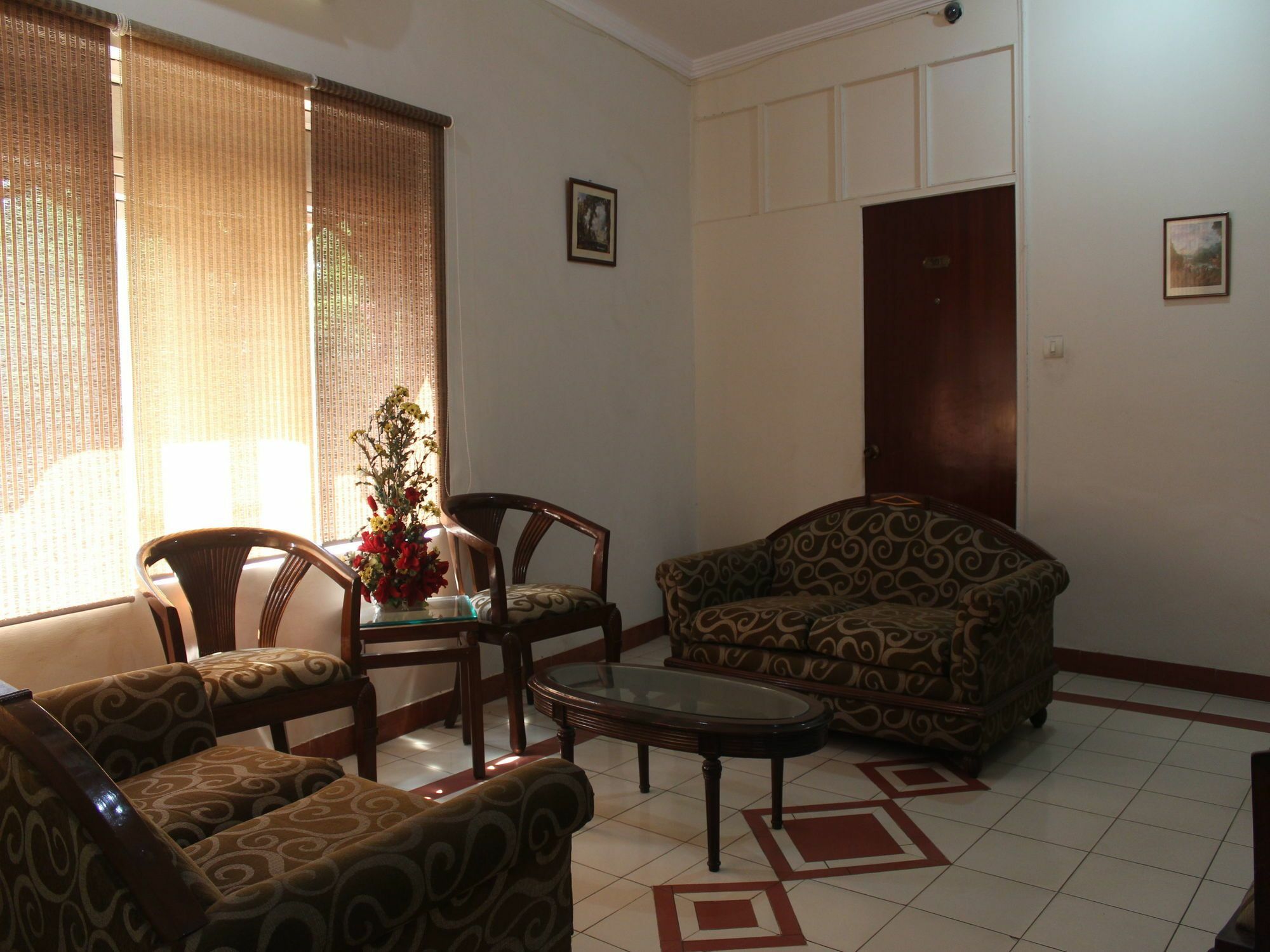 Oyo 5232 Kwality Hotel Dehradun Zewnętrze zdjęcie
