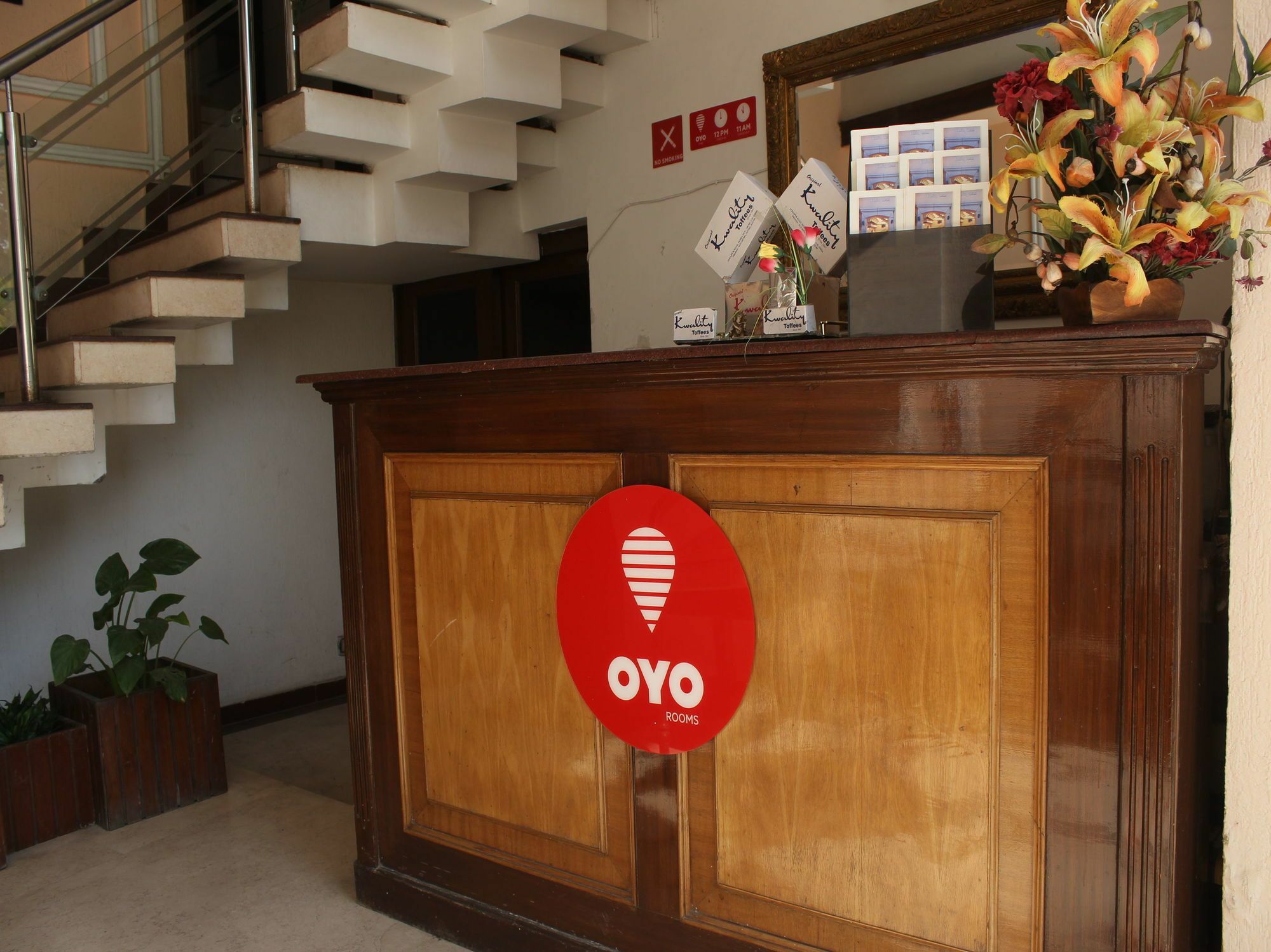 Oyo 5232 Kwality Hotel Dehradun Zewnętrze zdjęcie